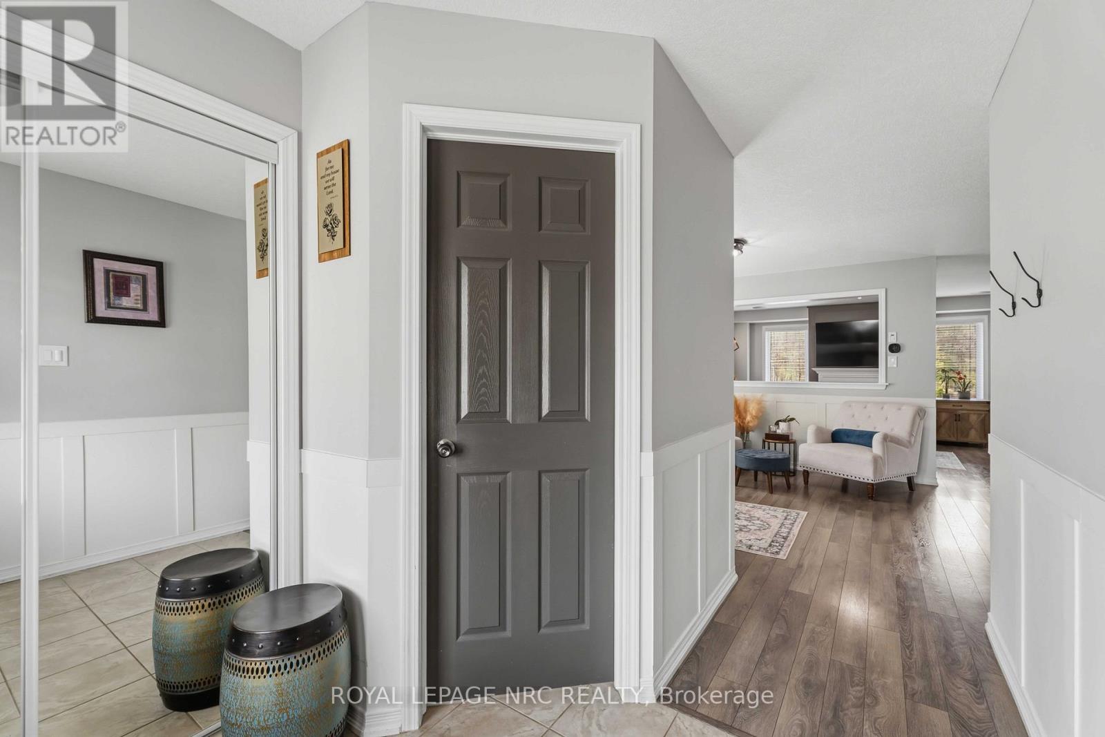 












8769 DOGWOOD CRESCENT

,
Niagara Falls (Brown),




Ontario
L2H2Y6

