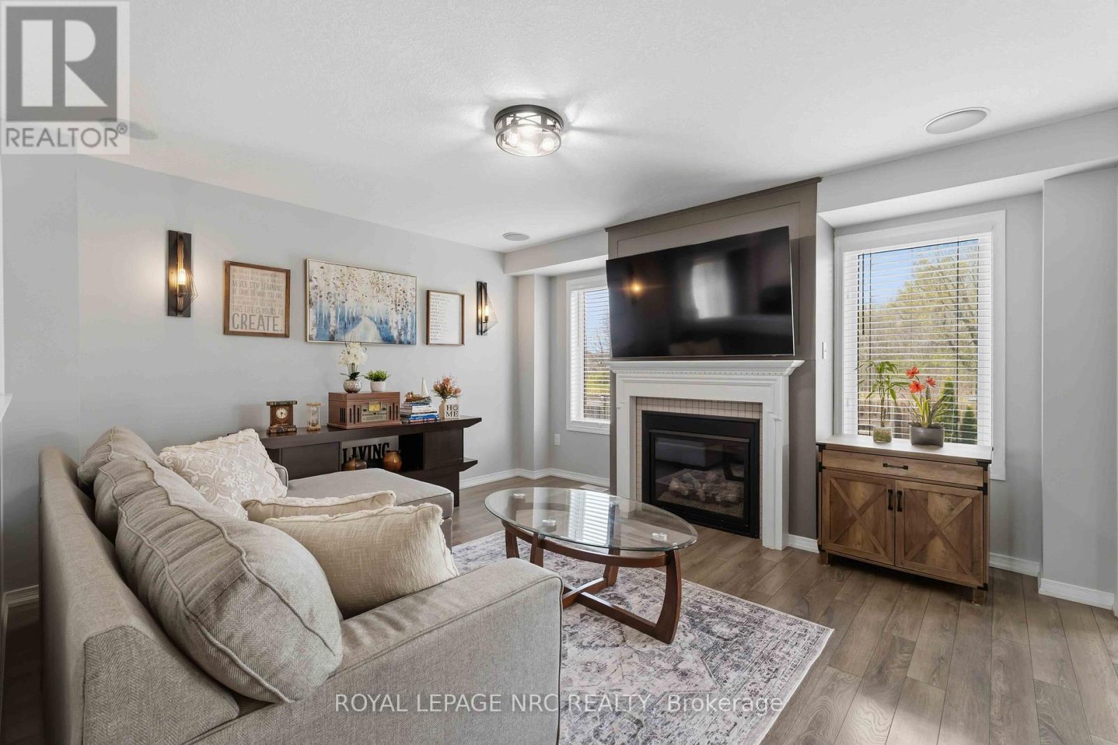 












8769 DOGWOOD CRESCENT

,
Niagara Falls (Brown),




Ontario
L2H2Y6

