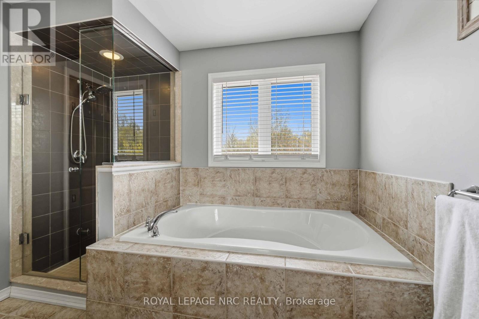 












8769 DOGWOOD CRESCENT

,
Niagara Falls (Brown),




Ontario
L2H2Y6

