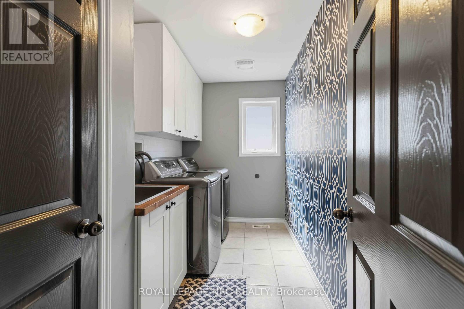 












8769 DOGWOOD CRESCENT

,
Niagara Falls (Brown),




Ontario
L2H2Y6

