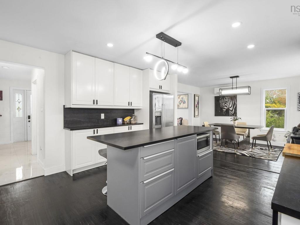 












26 Governors Lake Drive

,
Timberlea,




NS
B3T 1N2

