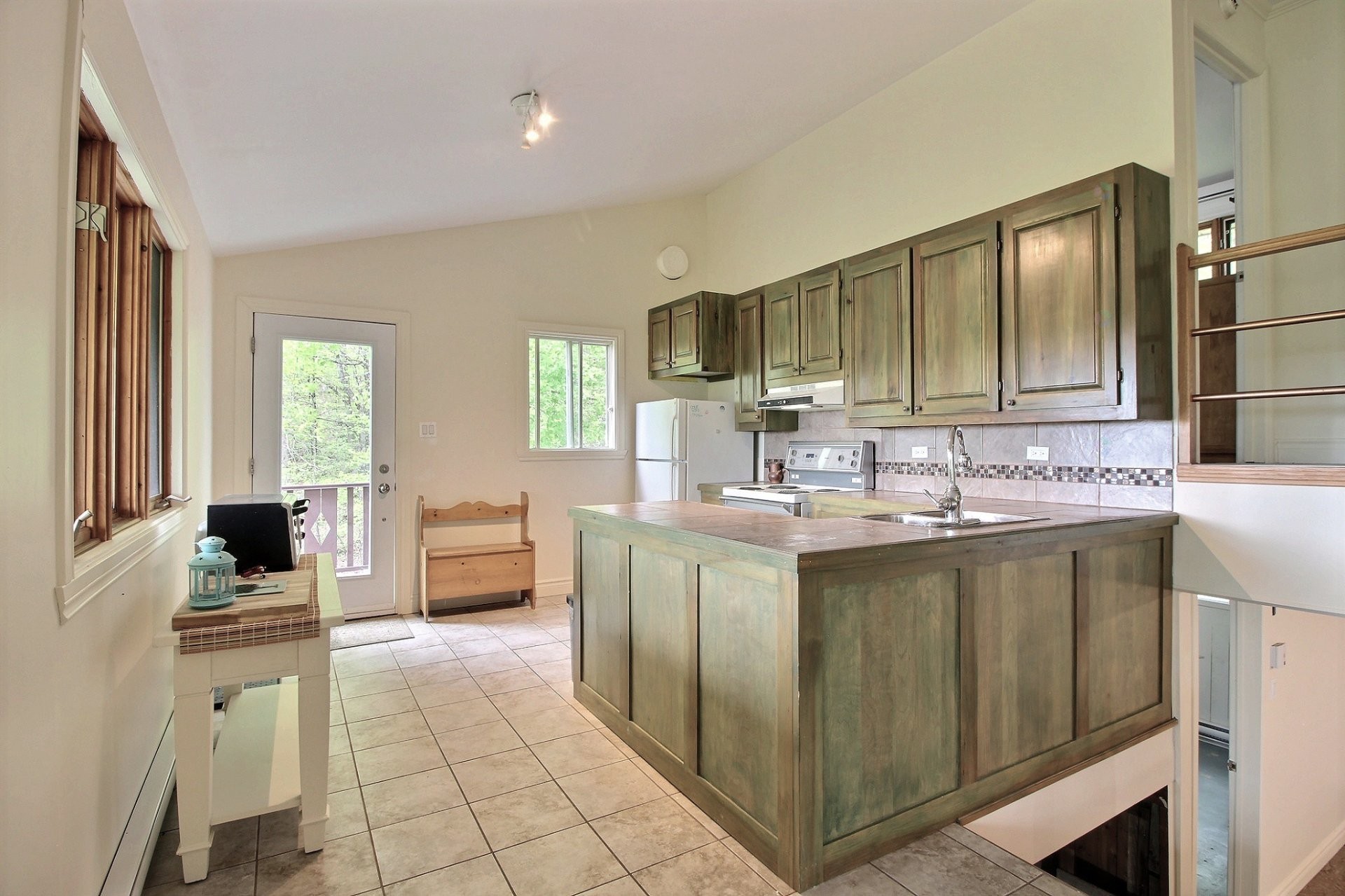 









1251


Rg Ste-Madeleine

,
Notre-Dame-de-la-Paix,




QC
J0V1P0

