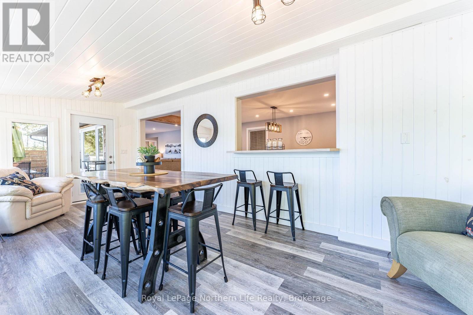 












131 WEST PENINSULA ROAD

,
North Bay (Birchaven),




Ontario
P1B8G4

