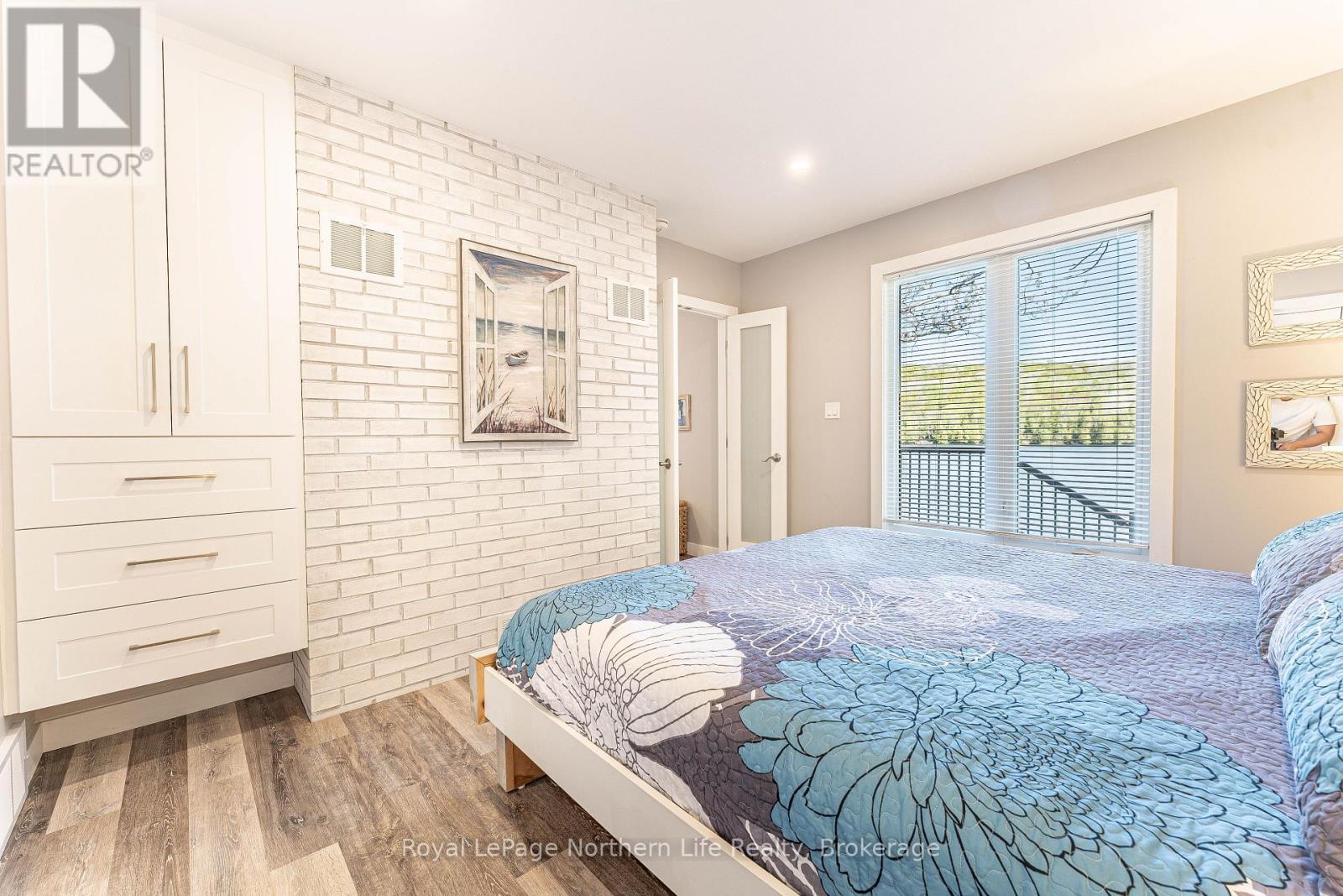 












131 WEST PENINSULA ROAD

,
North Bay (Birchaven),




Ontario
P1B8G4

