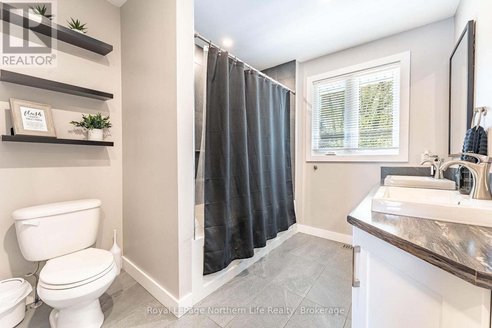 












131 WEST PENINSULA ROAD

,
North Bay (Birchaven),




Ontario
P1B8G4


