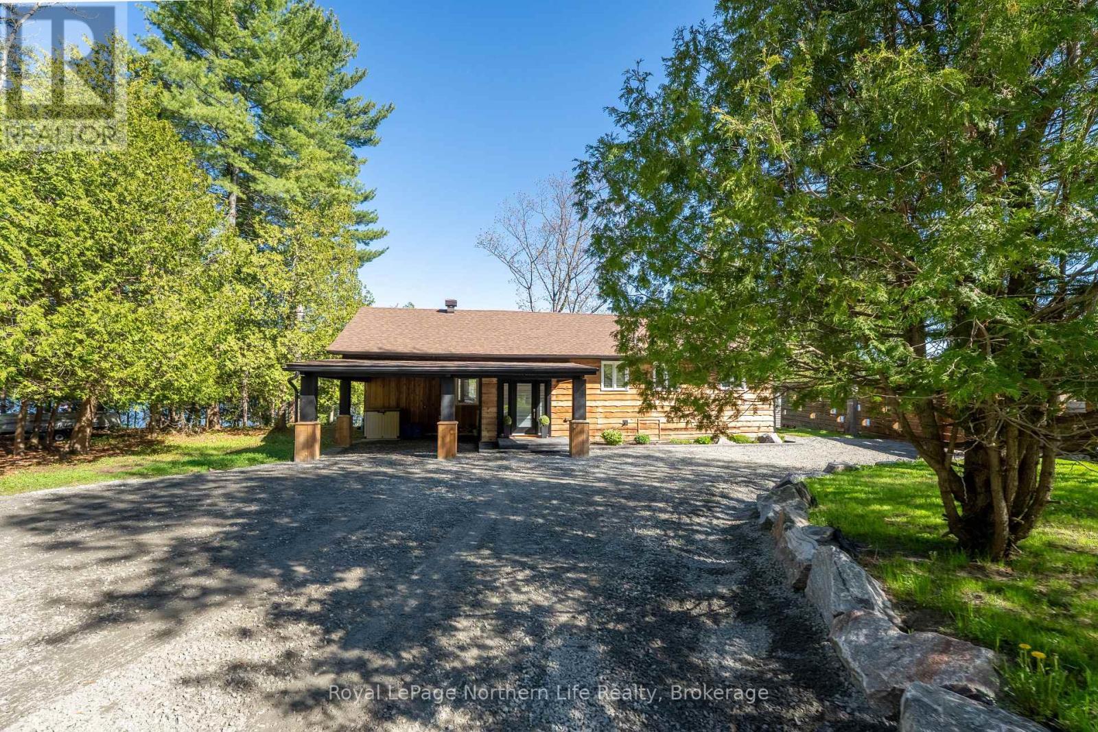 












131 WEST PENINSULA ROAD

,
North Bay (Birchaven),




Ontario
P1B8G4

