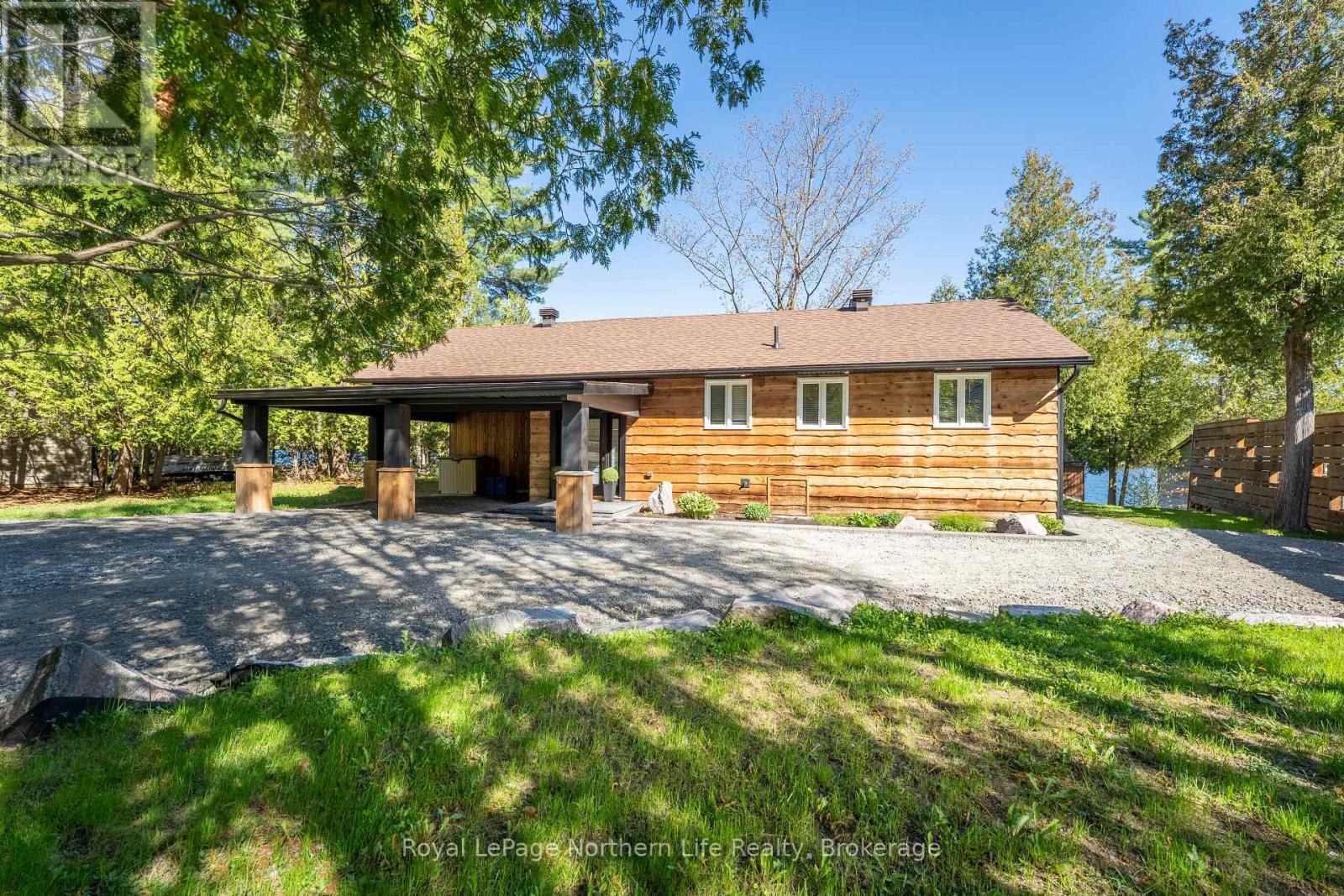 












131 WEST PENINSULA ROAD

,
North Bay (Birchaven),




Ontario
P1B8G4

