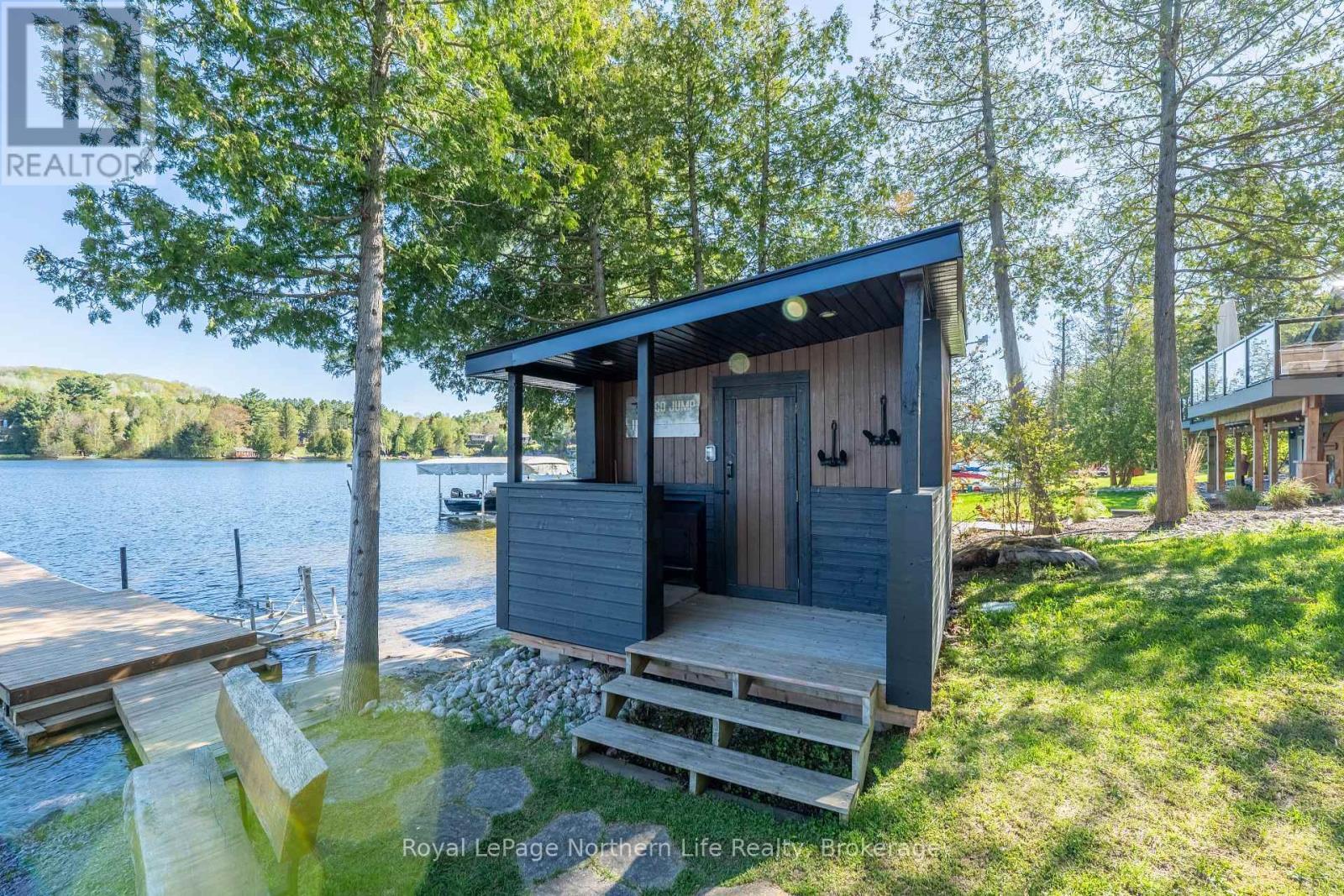 












131 WEST PENINSULA ROAD

,
North Bay (Birchaven),




Ontario
P1B8G4

