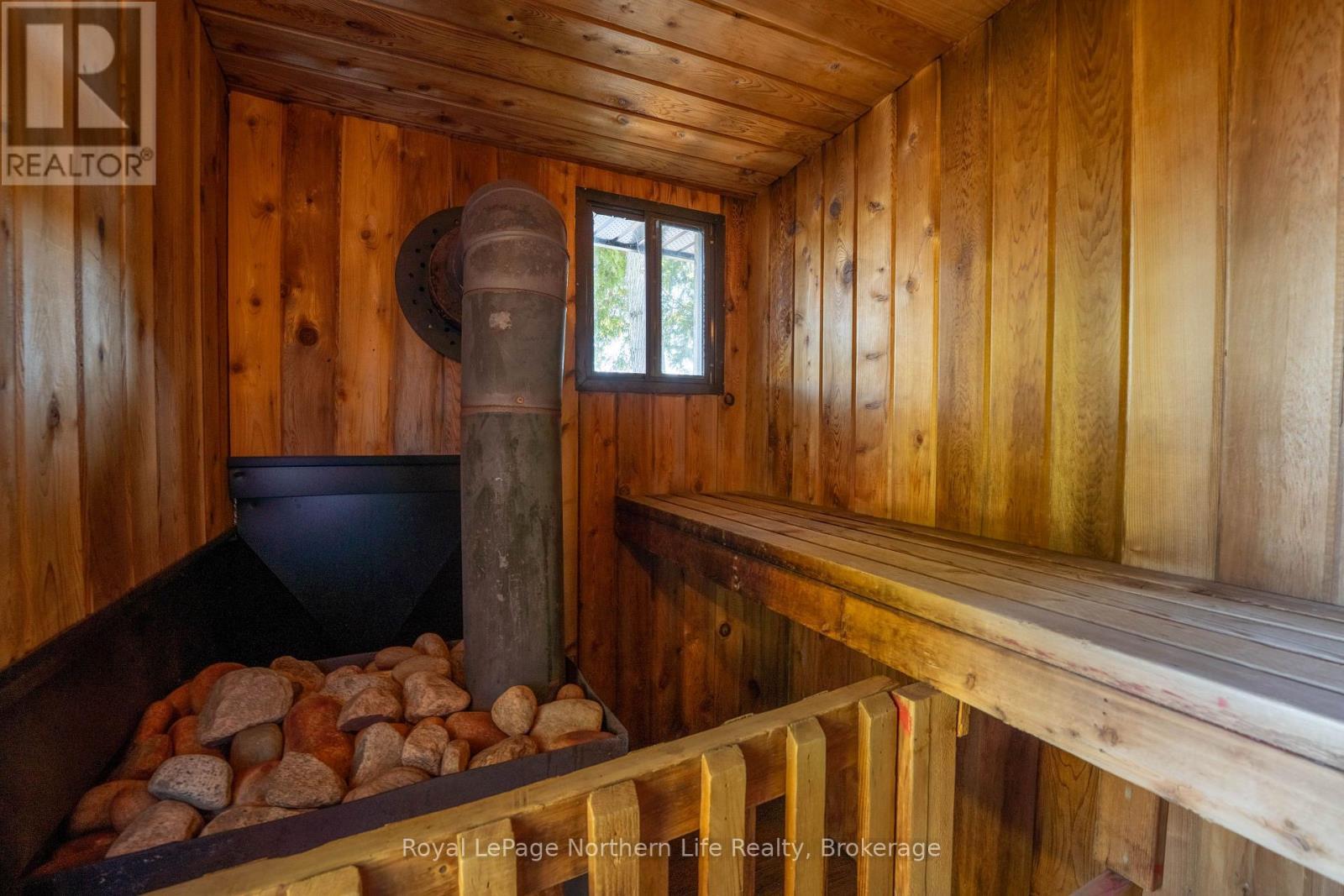 












131 WEST PENINSULA ROAD

,
North Bay (Birchaven),




Ontario
P1B8G4

