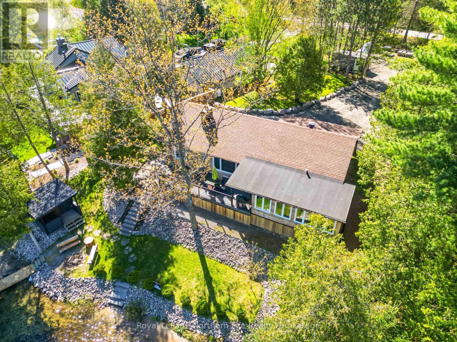 












131 WEST PENINSULA ROAD

,
North Bay (Birchaven),




Ontario
P1B8G4

