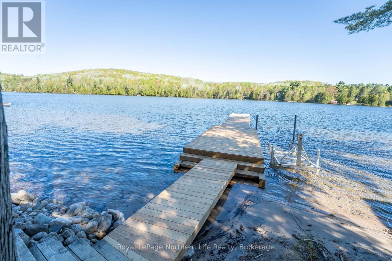 












131 WEST PENINSULA ROAD

,
North Bay (Birchaven),




Ontario
P1B8G4

