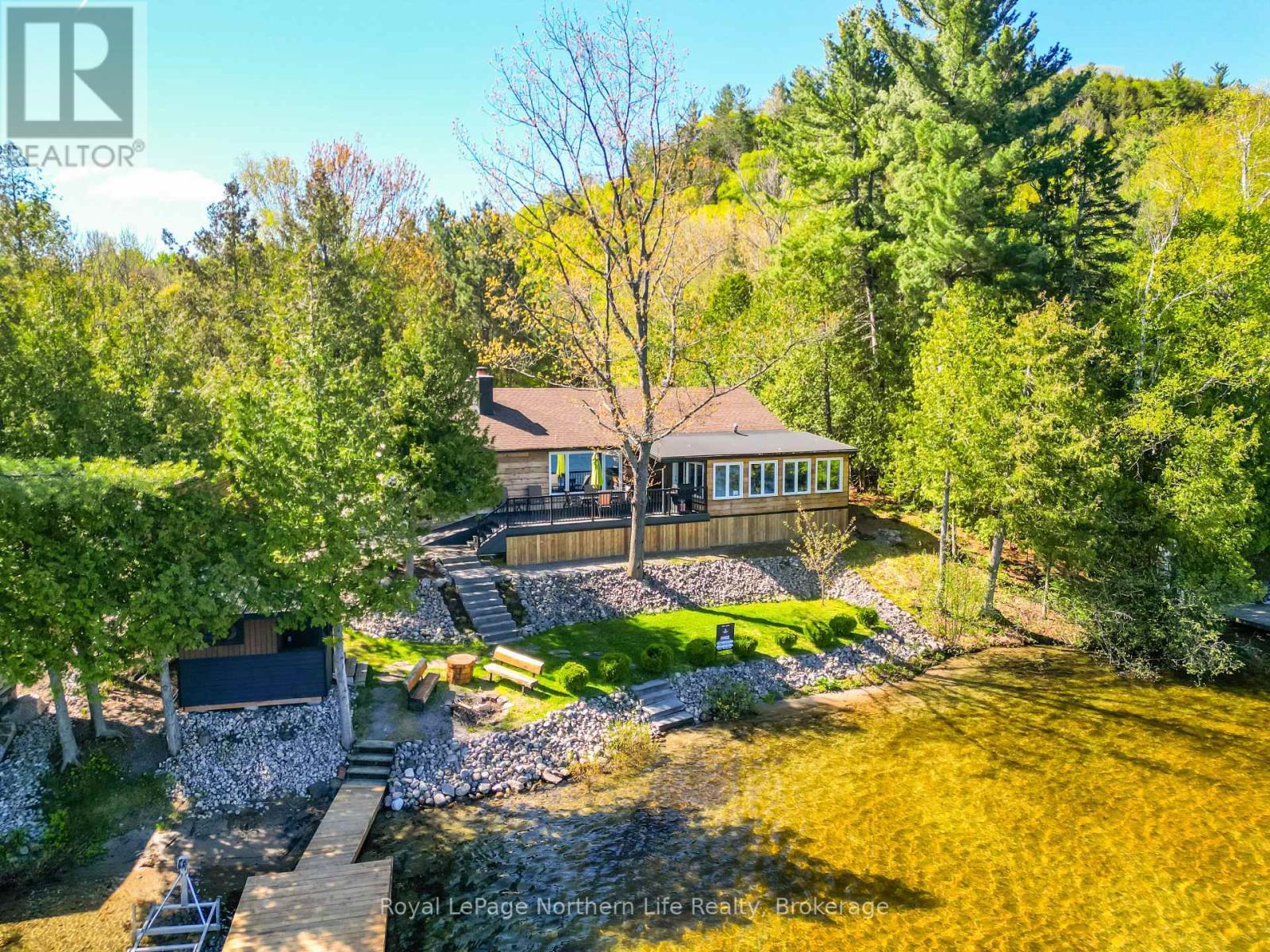 












131 WEST PENINSULA ROAD

,
North Bay (Birchaven),




Ontario
P1B8G4


