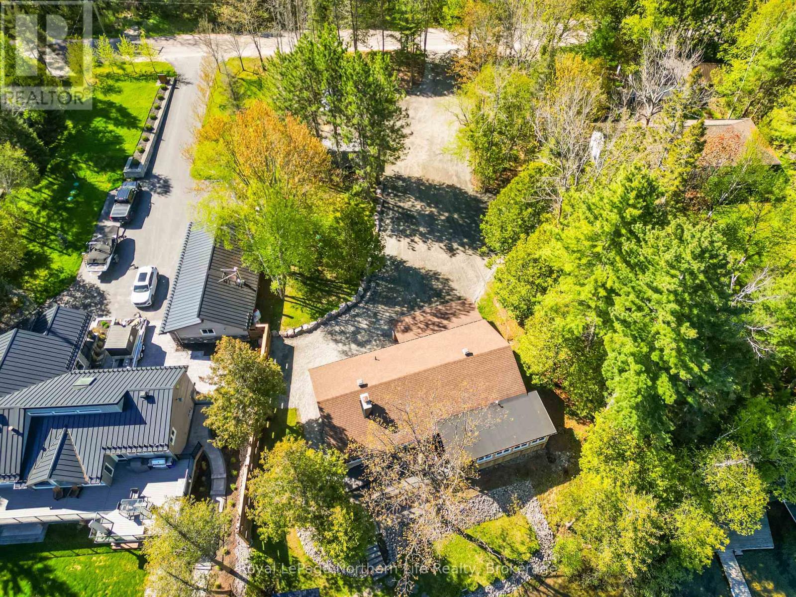 












131 WEST PENINSULA ROAD

,
North Bay (Birchaven),




Ontario
P1B8G4


