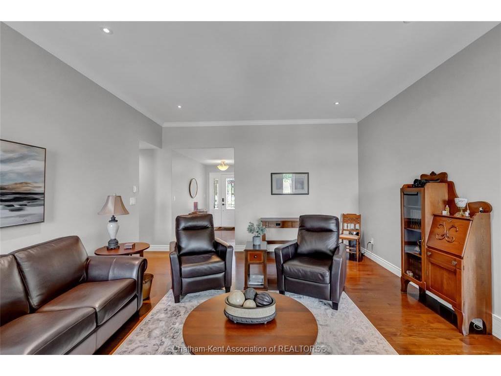 









19


Stonegate

Walk,
Chatham,




ON
N7M 0A3

