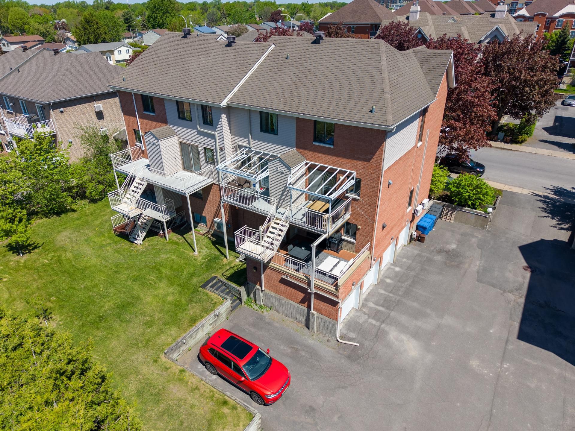 









6027


Rue Gabrielle-Roy

, 5,
Longueuil (Saint-Hubert),




QC
J3Y8Z9

