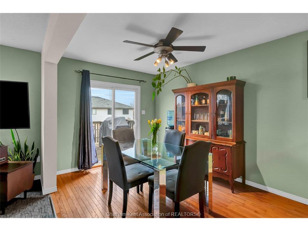 









20


Phair

Crescent,
London,




ON
N5Z 5B5


