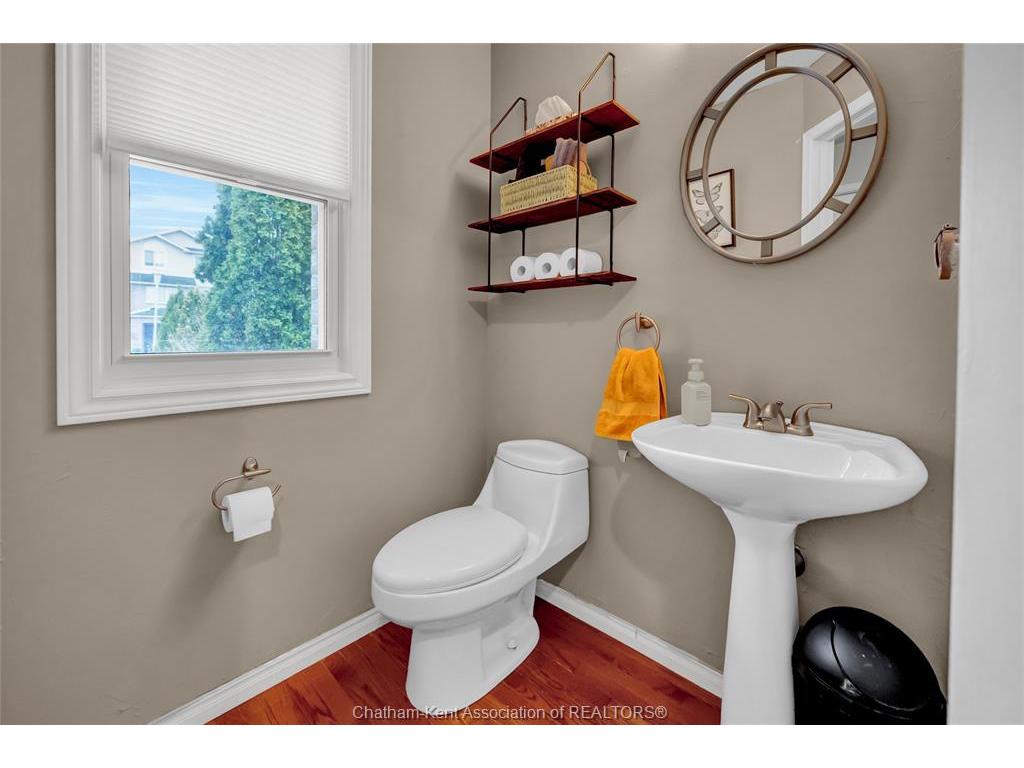 









20


Phair

Crescent,
London,




ON
N5Z 5B5

