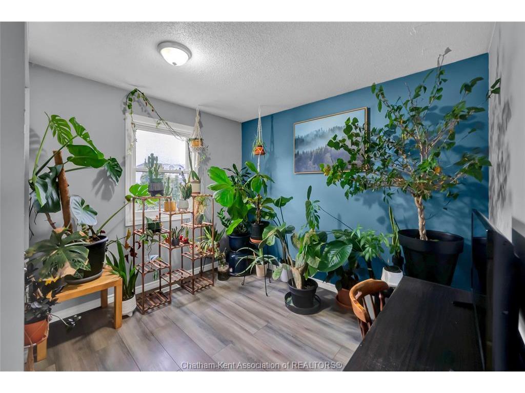 









20


Phair

Crescent,
London,




ON
N5Z 5B5


