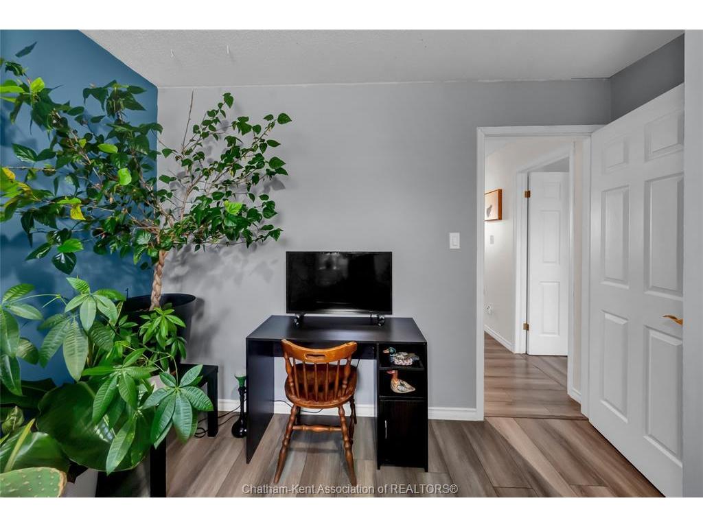









20


Phair

Crescent,
London,




ON
N5Z 5B5

