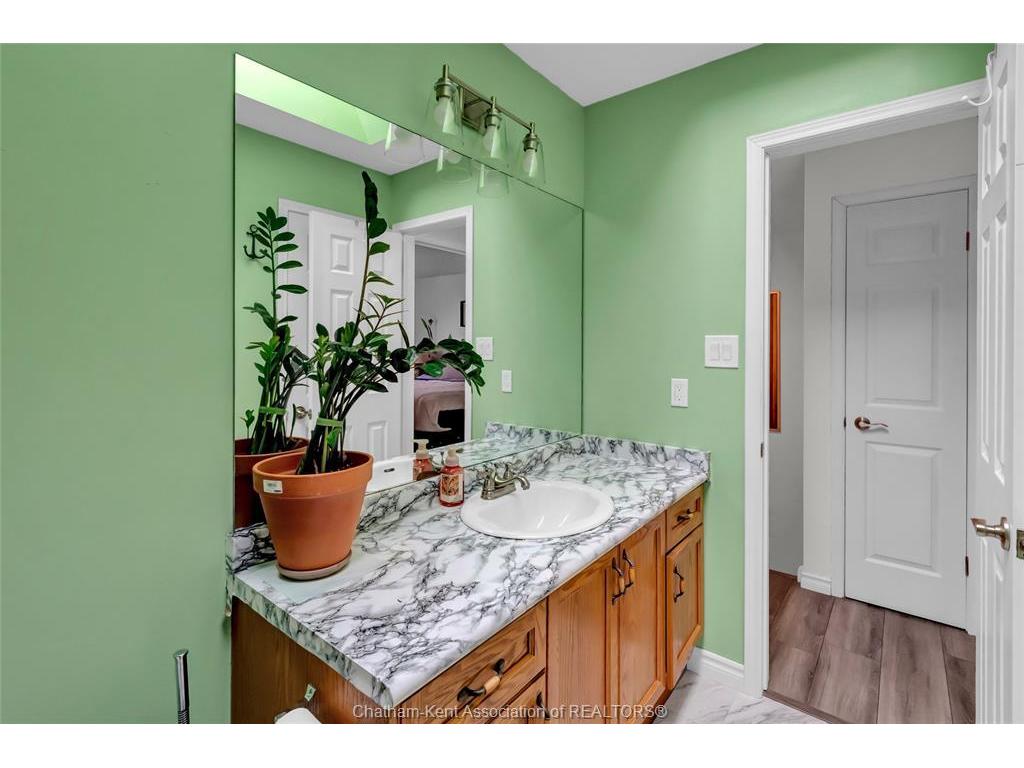 









20


Phair

Crescent,
London,




ON
N5Z 5B5

