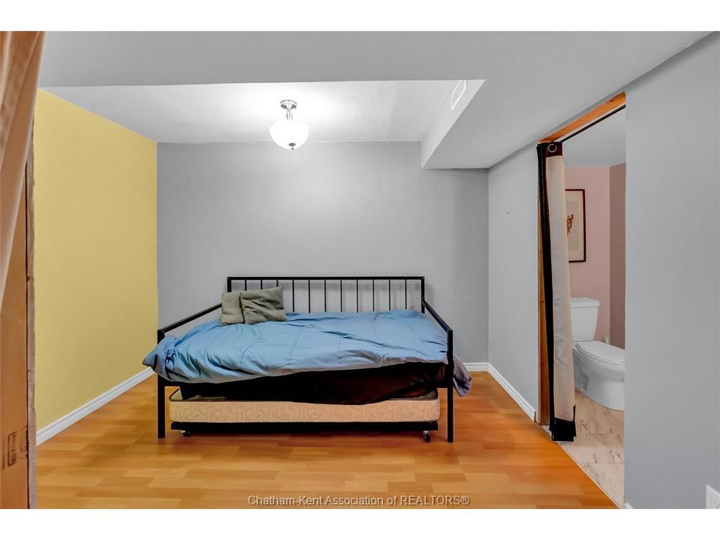 









20


Phair

Crescent,
London,




ON
N5Z 5B5

