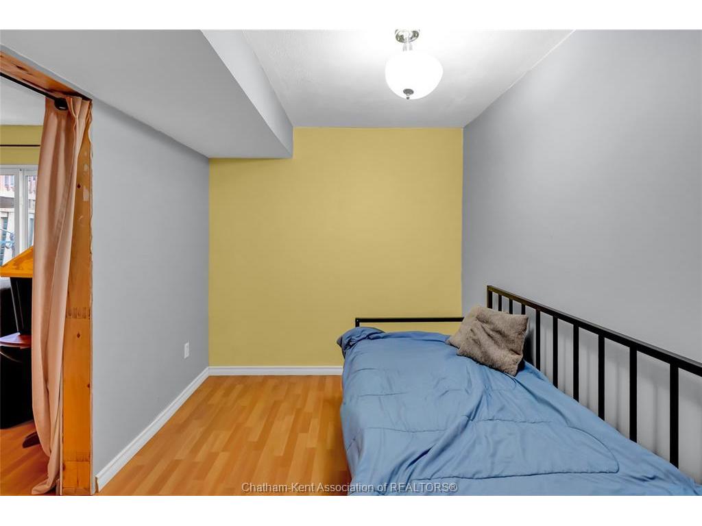 









20


Phair

Crescent,
London,




ON
N5Z 5B5

