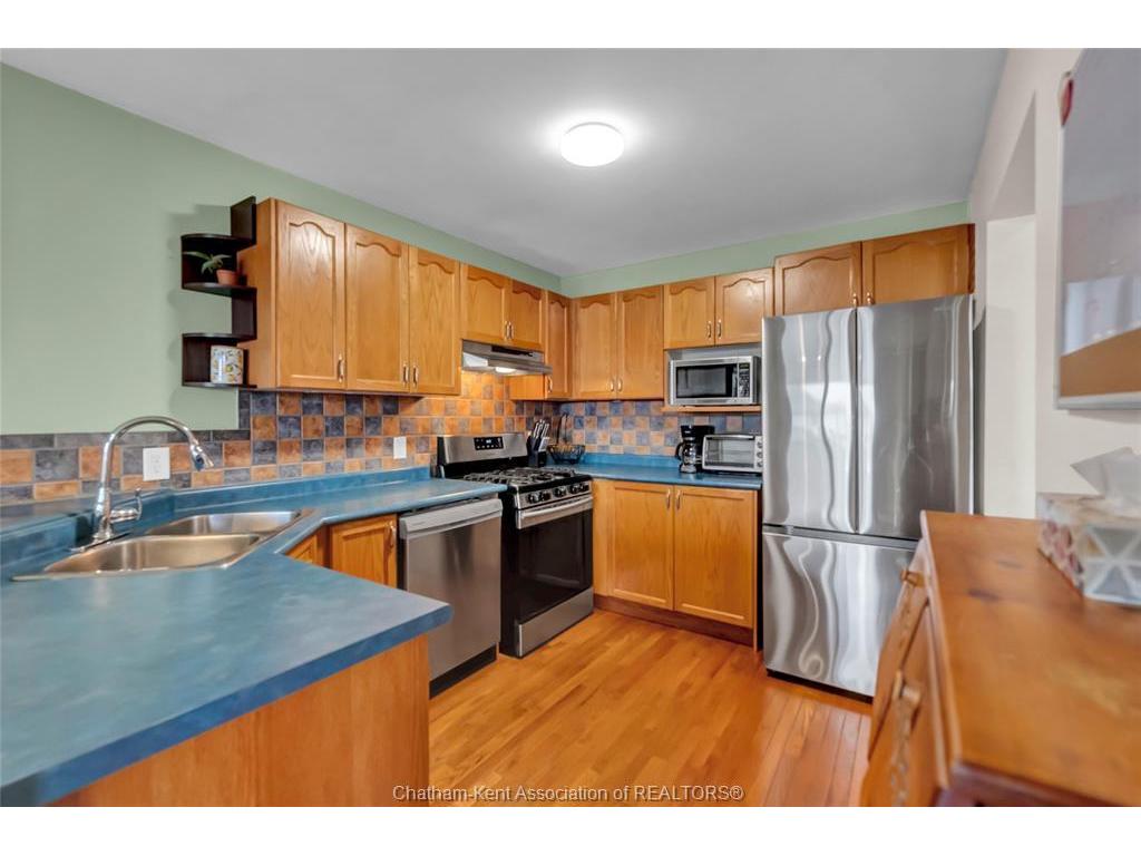 









20


Phair

Crescent,
London,




ON
N5Z 5B5

