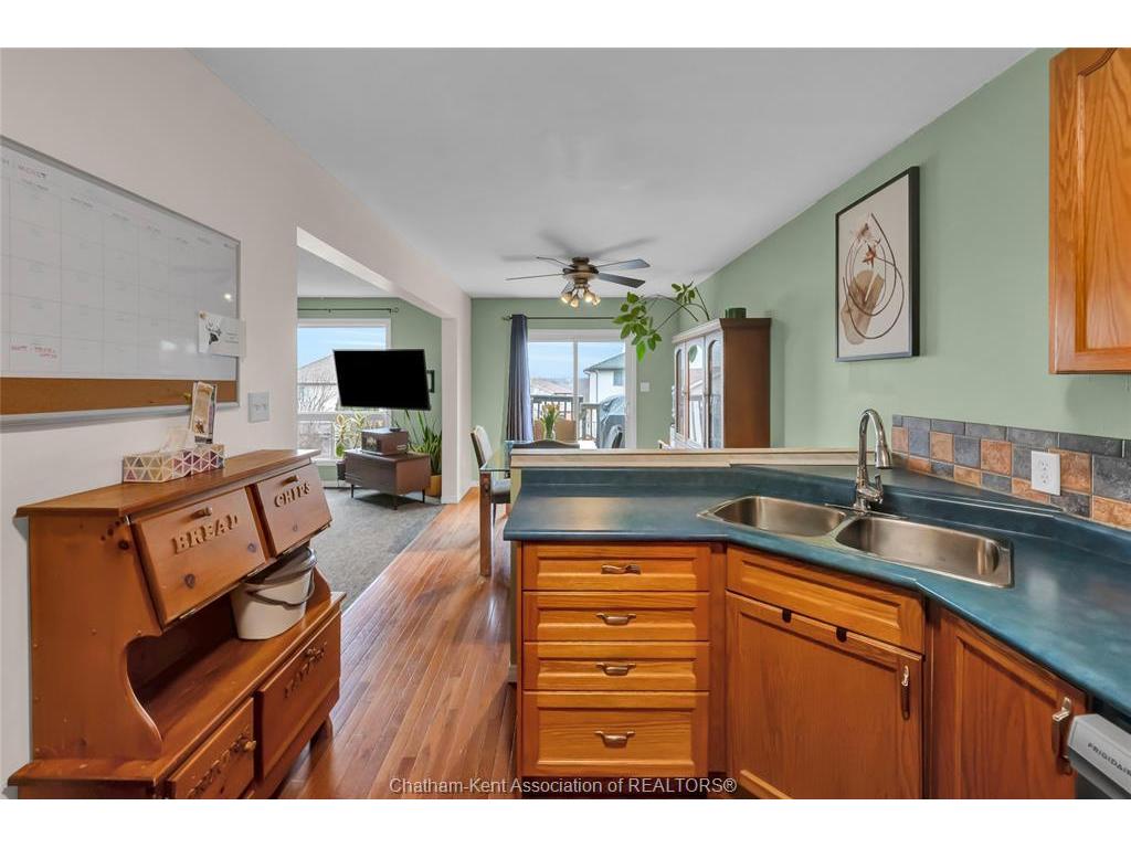 









20


Phair

Crescent,
London,




ON
N5Z 5B5

