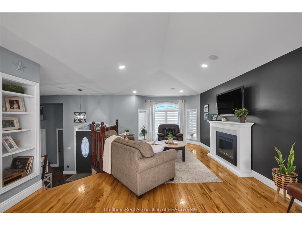 









132


Sherwood

Court,
Chatham,




ON
N7M 6L2

