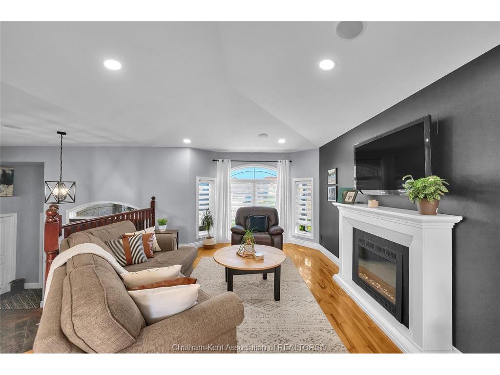 









132


Sherwood

Court,
Chatham,




ON
N7M 6L2

