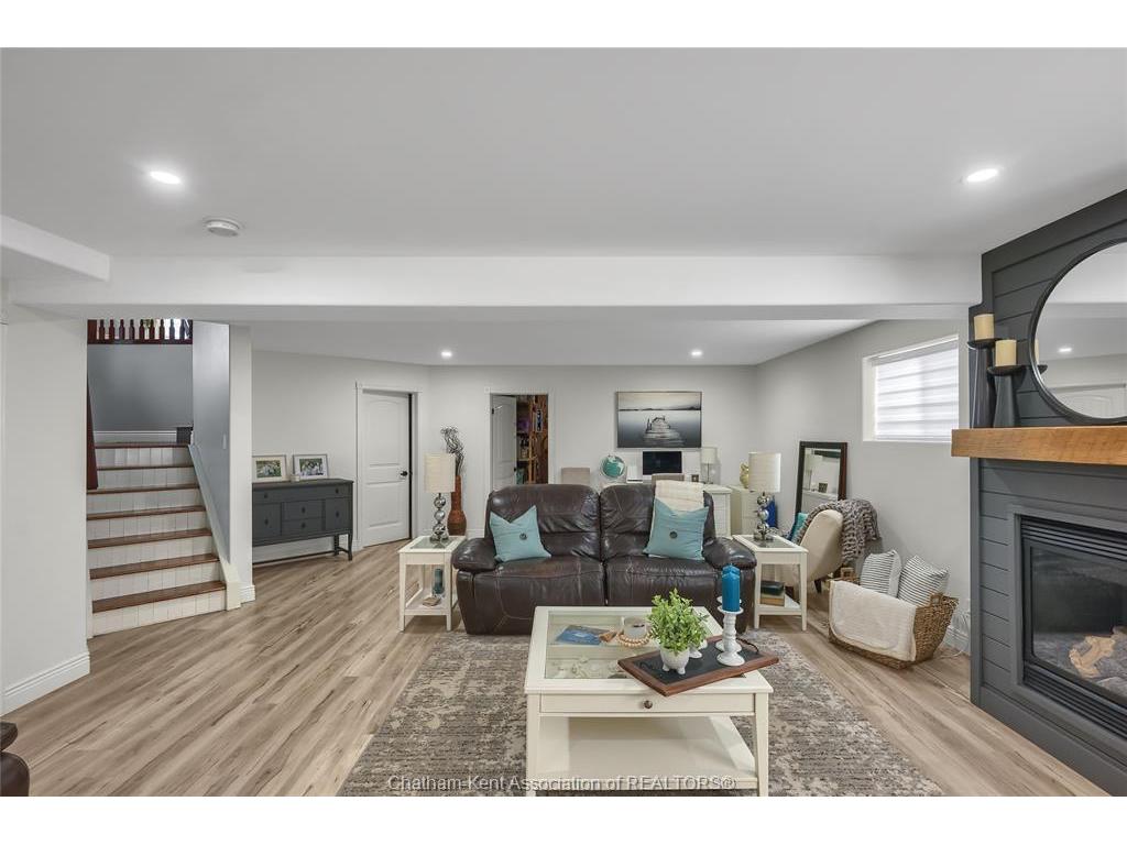 









132


Sherwood

Court,
Chatham,




ON
N7M 6L2

