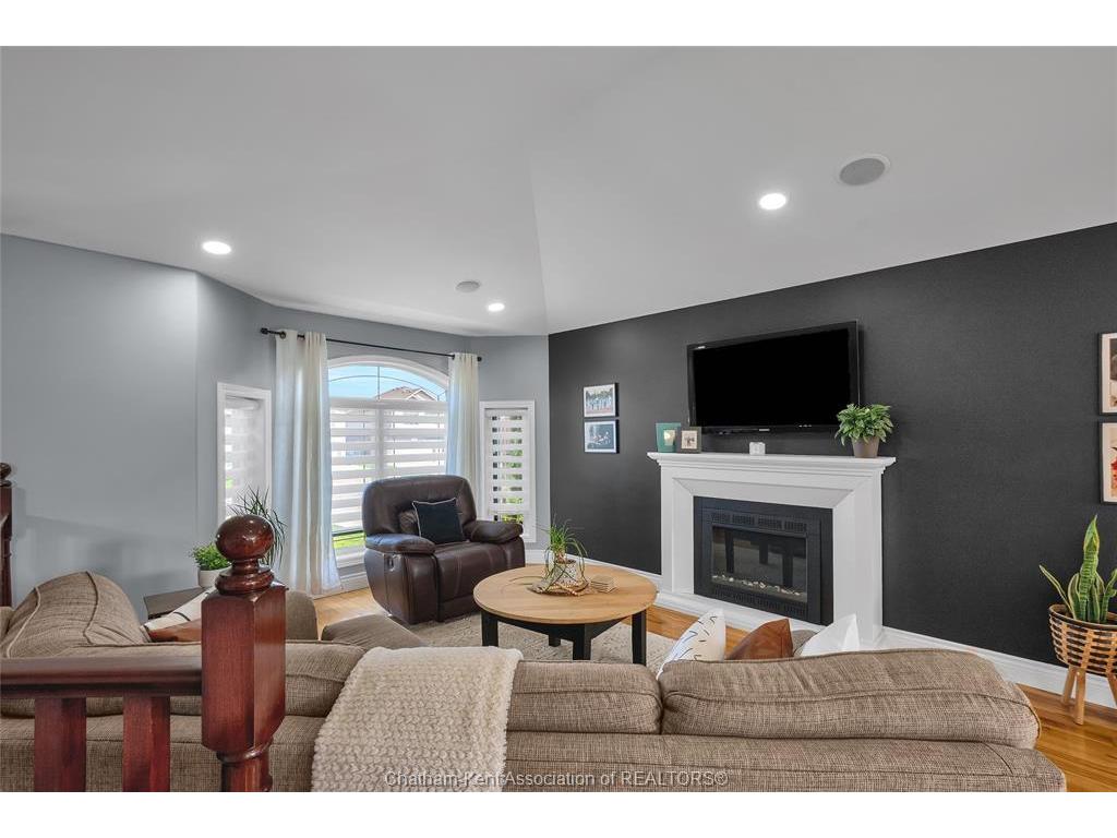 









132


Sherwood

Court,
Chatham,




ON
N7M 6L2

