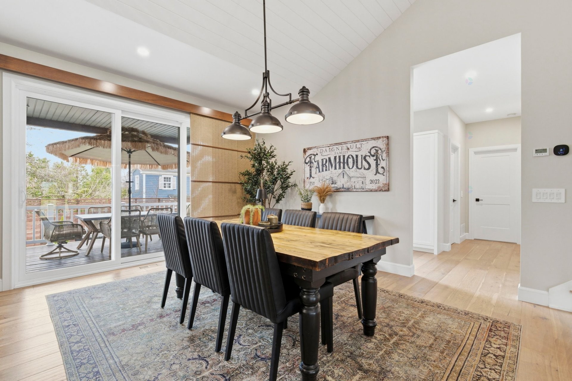 









50


Rue des Érables

,
Mont-Saint-Hilaire,




QC
J3H3E1

