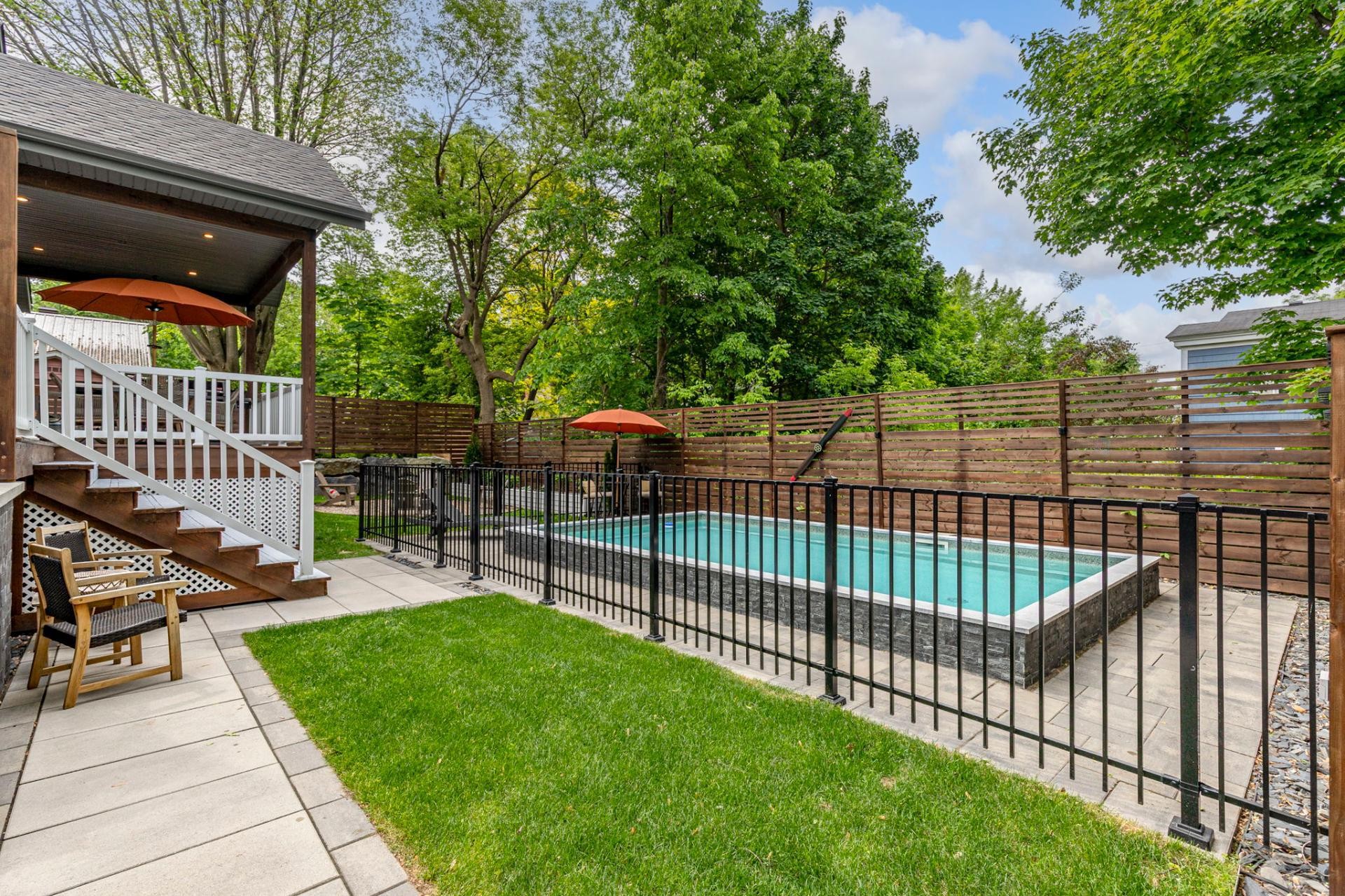 









50


Rue des Érables

,
Mont-Saint-Hilaire,




QC
J3H3E1

