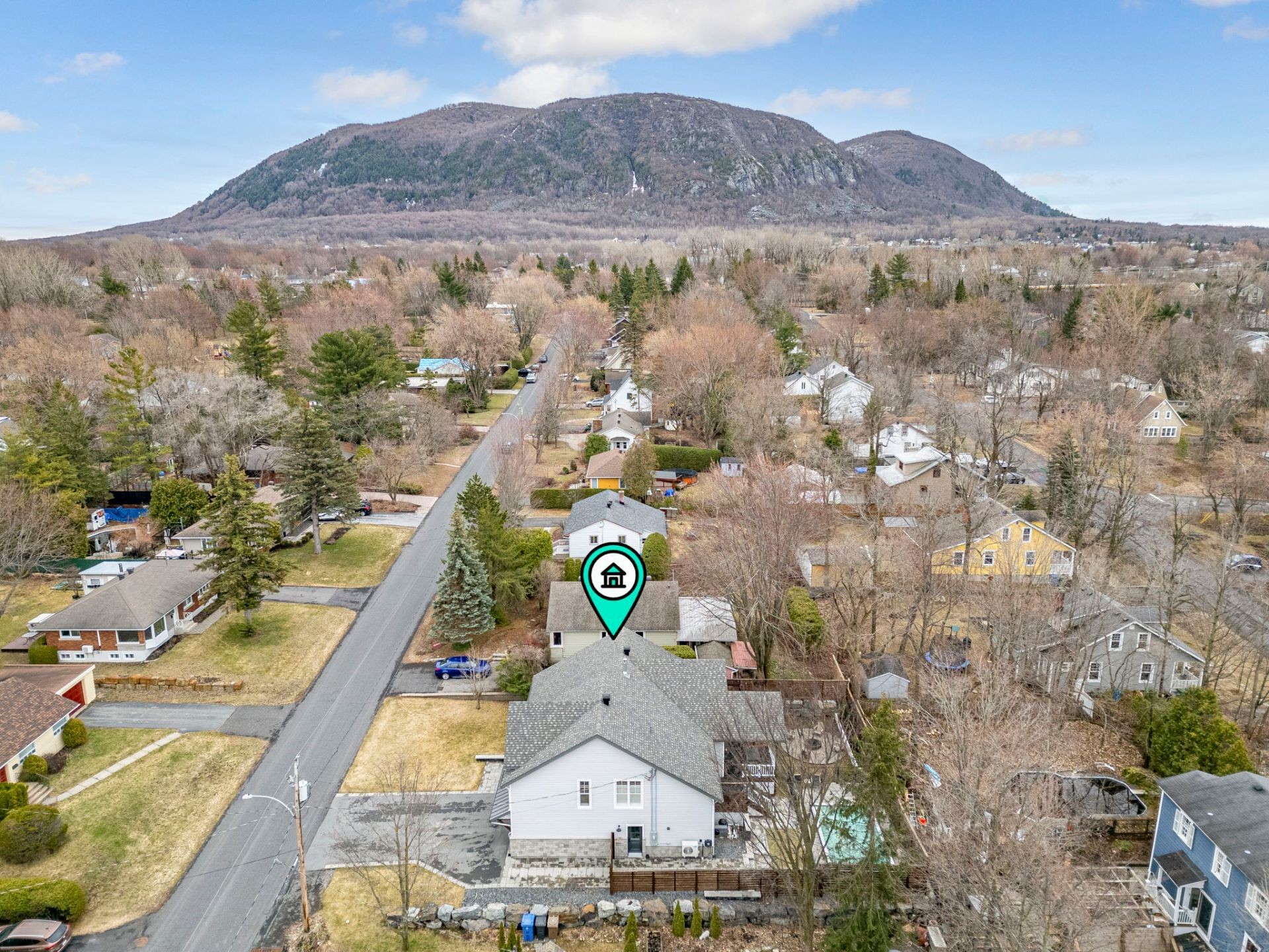 









50


Rue des Érables

,
Mont-Saint-Hilaire,




QC
J3H3E1

