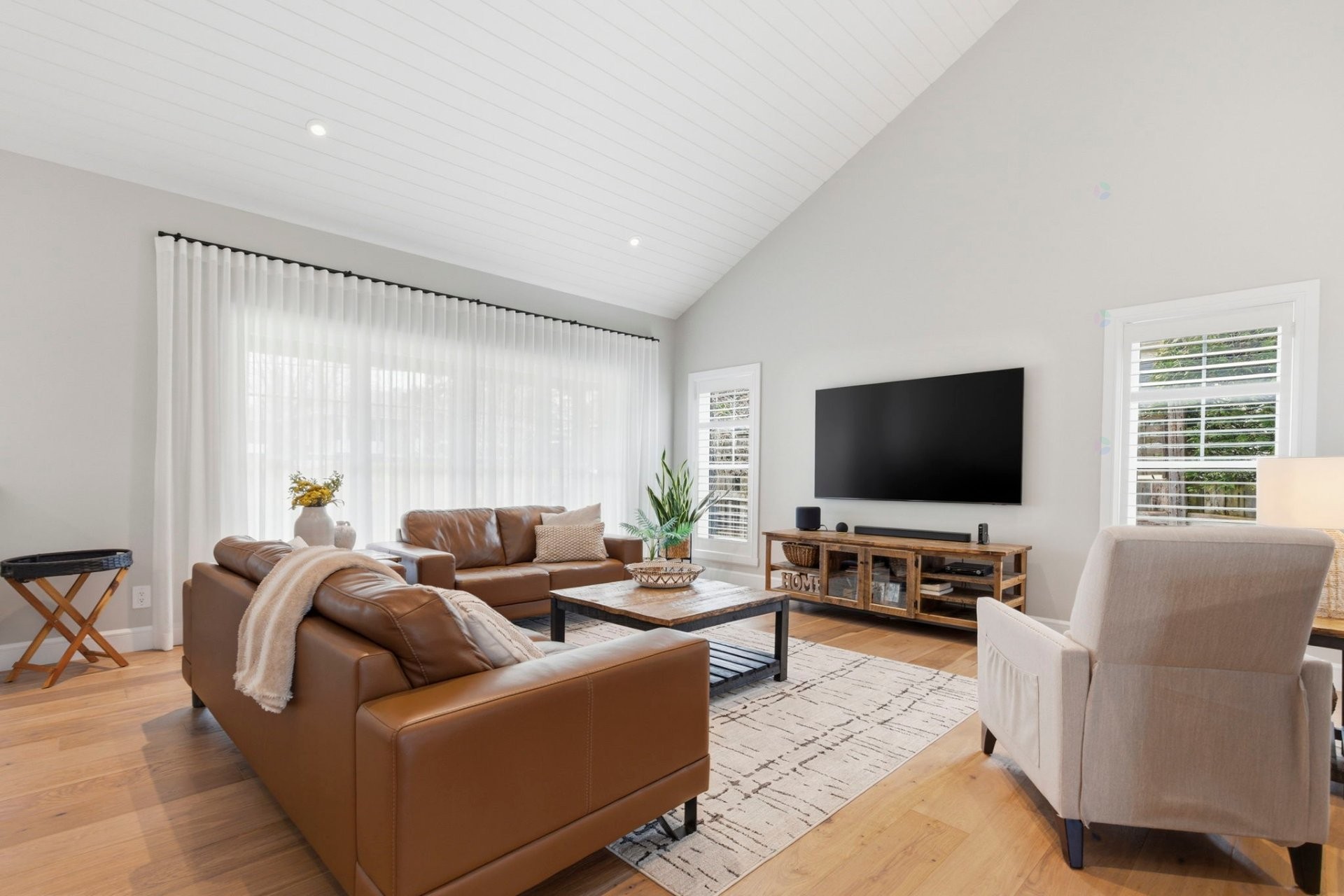 









50


Rue des Érables

,
Mont-Saint-Hilaire,




QC
J3H3E1

