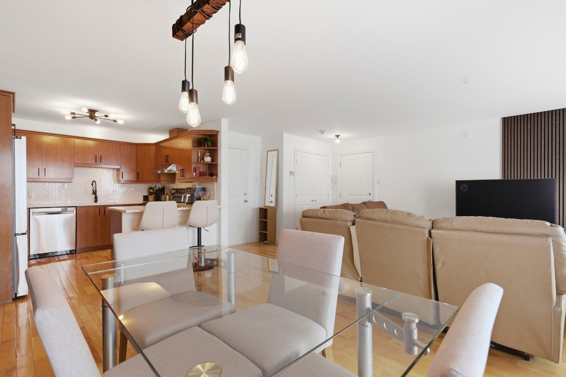 









2502


Rue Bossuet

, 305,
Montréal (Mercier/Hochelaga-Maisonneuve),




QC
H1N2S4


