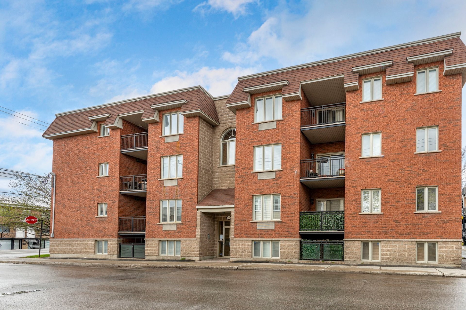 









2502


Rue Bossuet

, 305,
Montréal (Mercier/Hochelaga-Maisonneuve),




QC
H1N2S4

