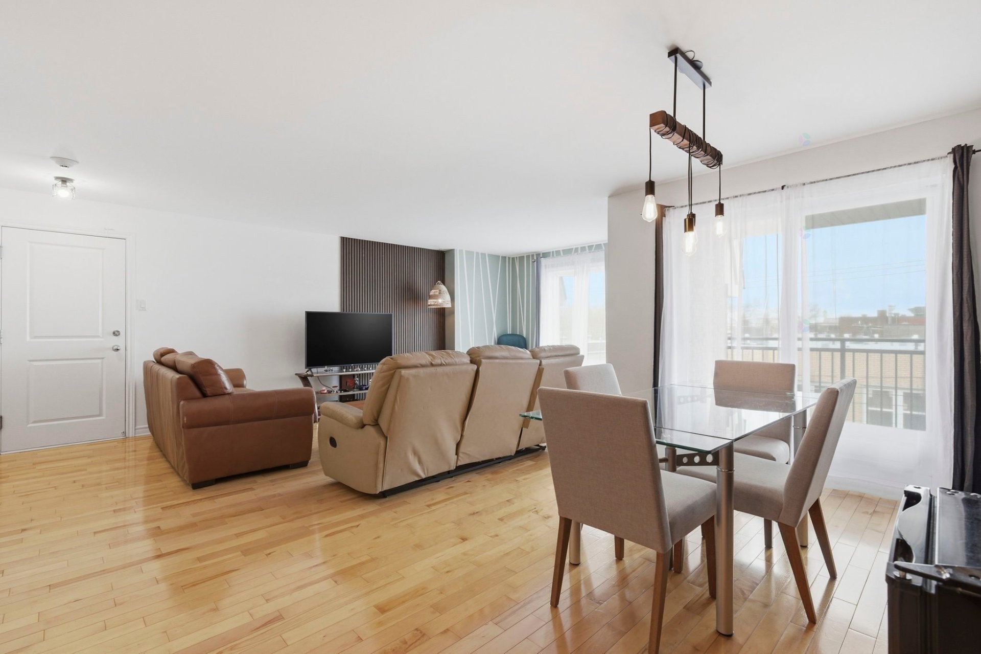 









2502


Rue Bossuet

, 305,
Montréal (Mercier/Hochelaga-Maisonneuve),




QC
H1N2S4

