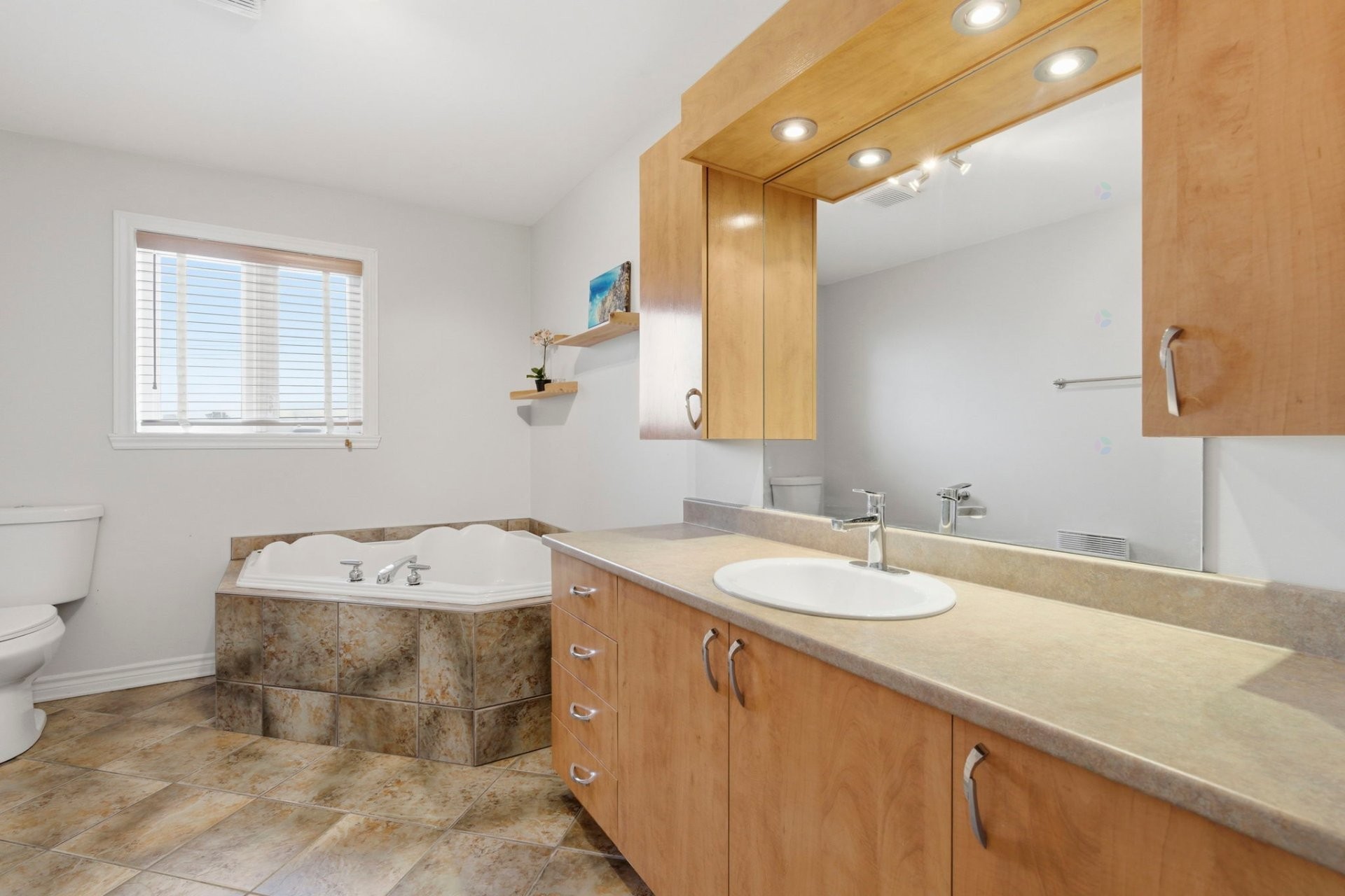 









2502


Rue Bossuet

, 305,
Montréal (Mercier/Hochelaga-Maisonneuve),




QC
H1N2S4


