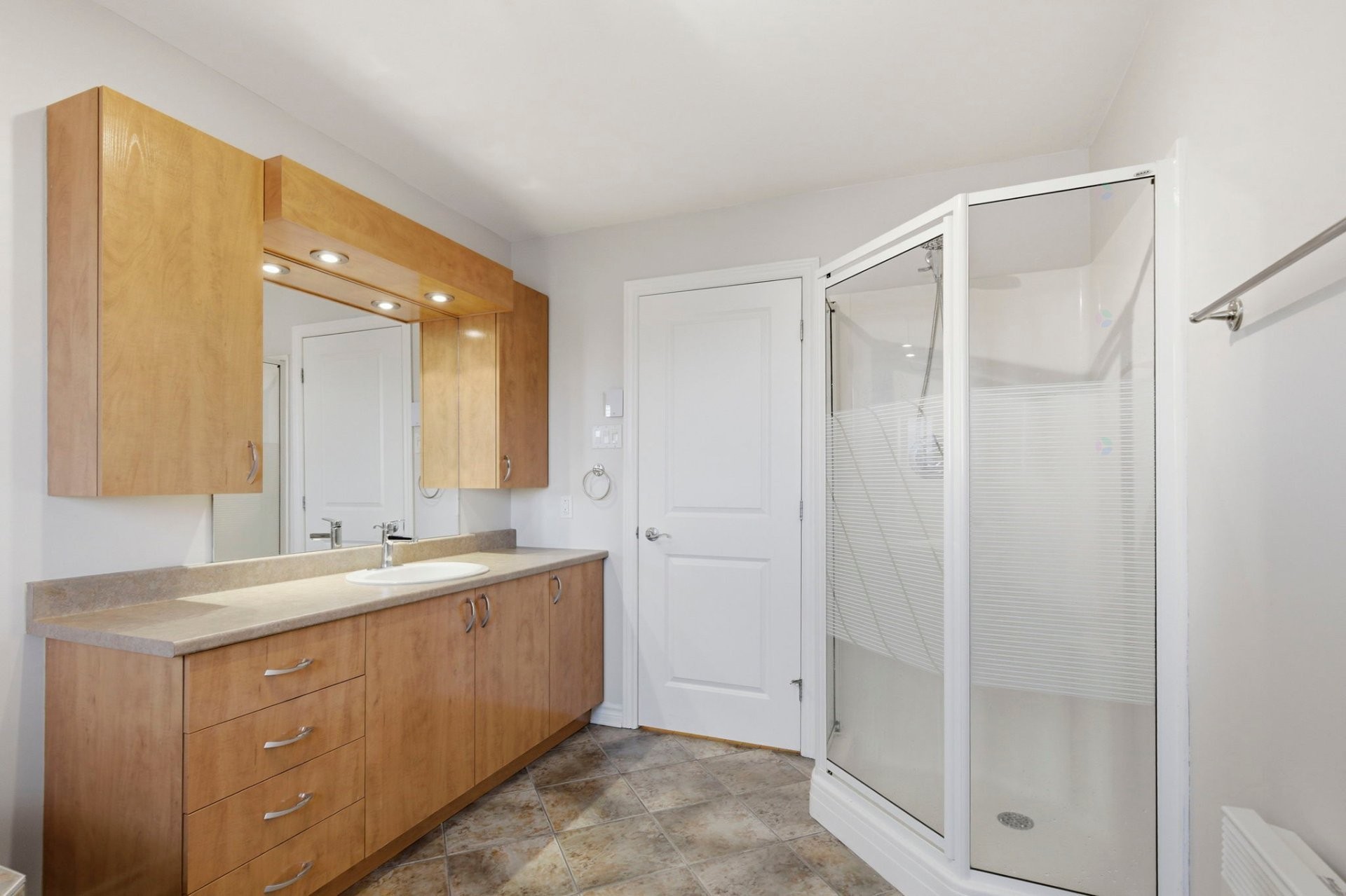 









2502


Rue Bossuet

, 305,
Montréal (Mercier/Hochelaga-Maisonneuve),




QC
H1N2S4

