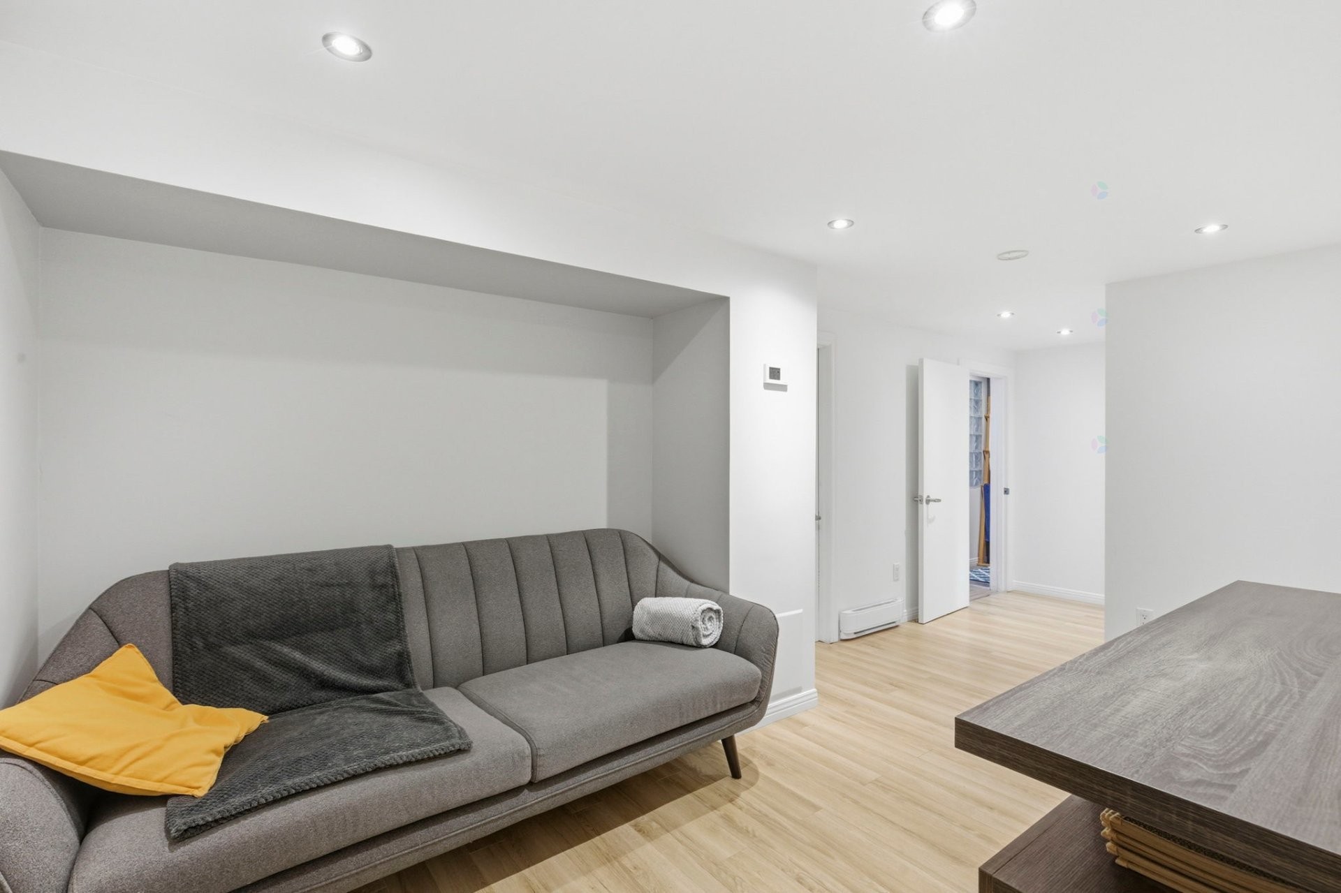 









6675


Av. De Montmagny

,
Montréal (Le Sud-Ouest),




QC
H4E2V7

