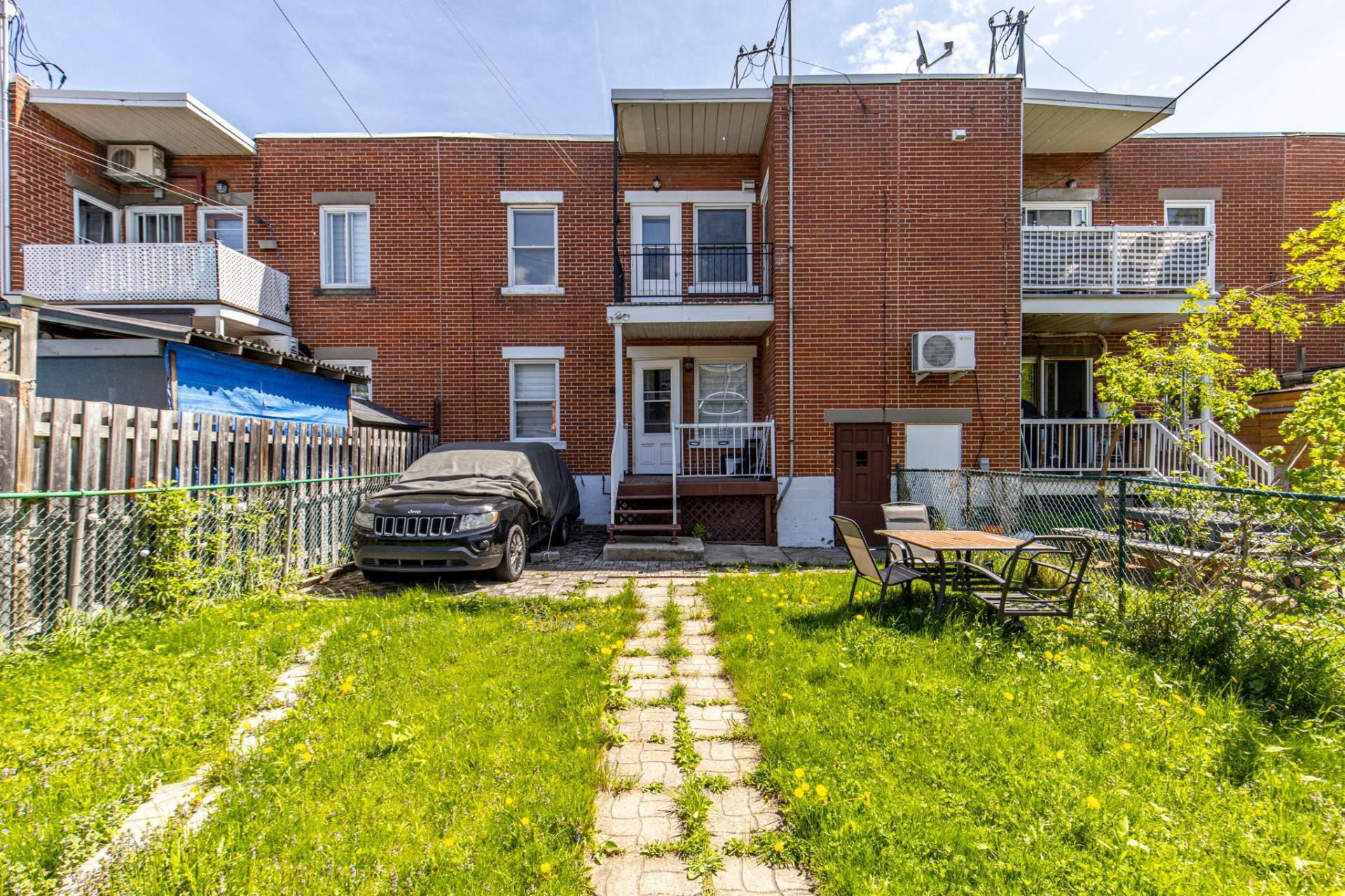 









6675


Av. De Montmagny

,
Montréal (Le Sud-Ouest),




QC
H4E2V7

