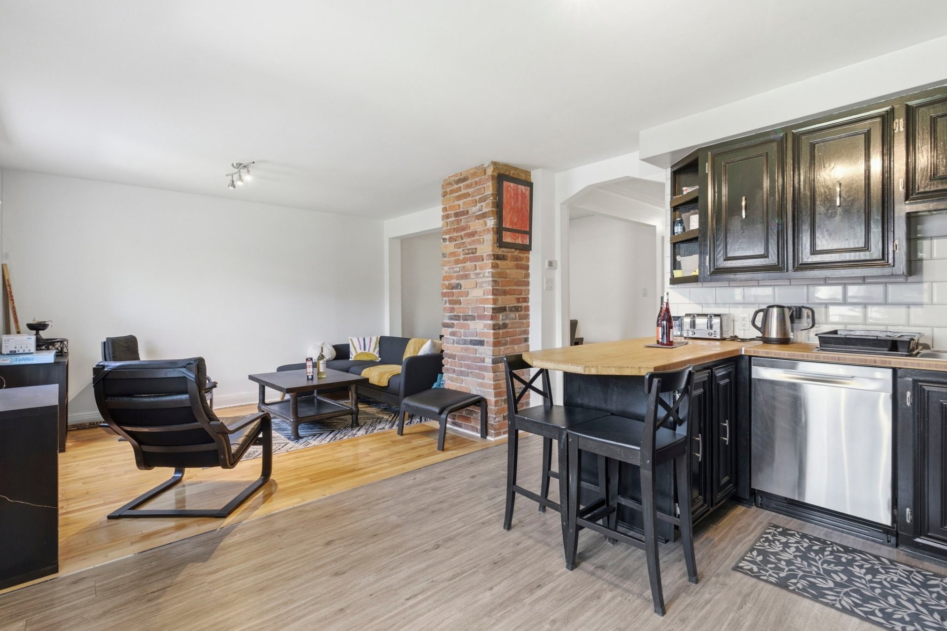 









6675


Av. De Montmagny

,
Montréal (Le Sud-Ouest),




QC
H4E2V7

