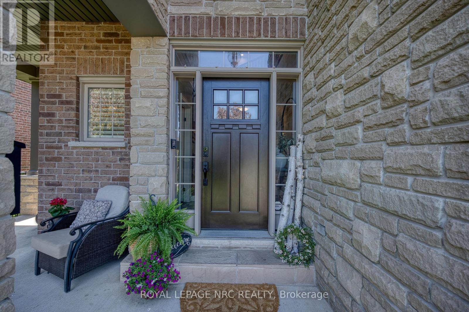












27 BELL AVENUE

,
Grimsby (Grimsby East),




Ontario
L3M1B2

