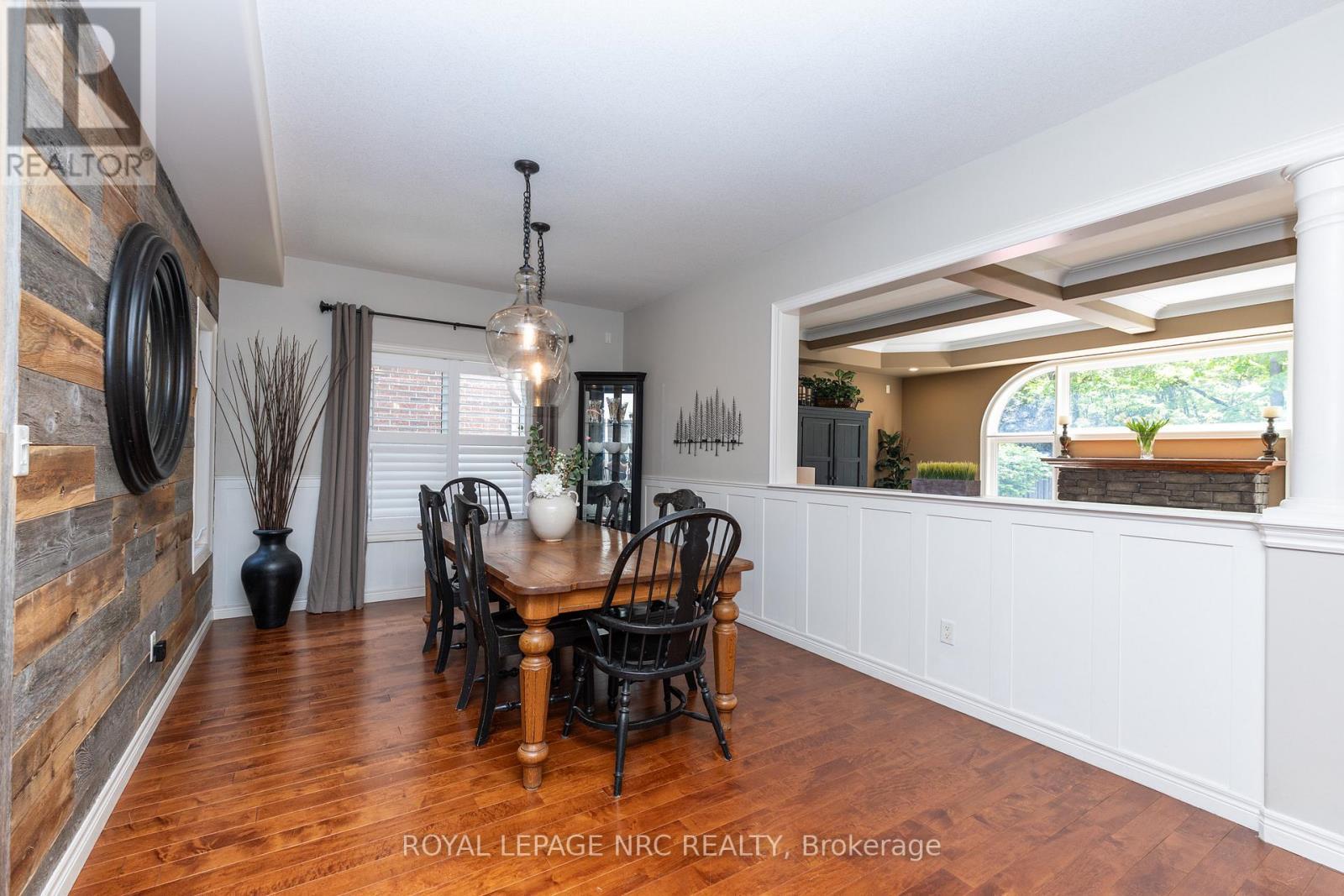 












27 BELL AVENUE

,
Grimsby (Grimsby East),




Ontario
L3M1B2

