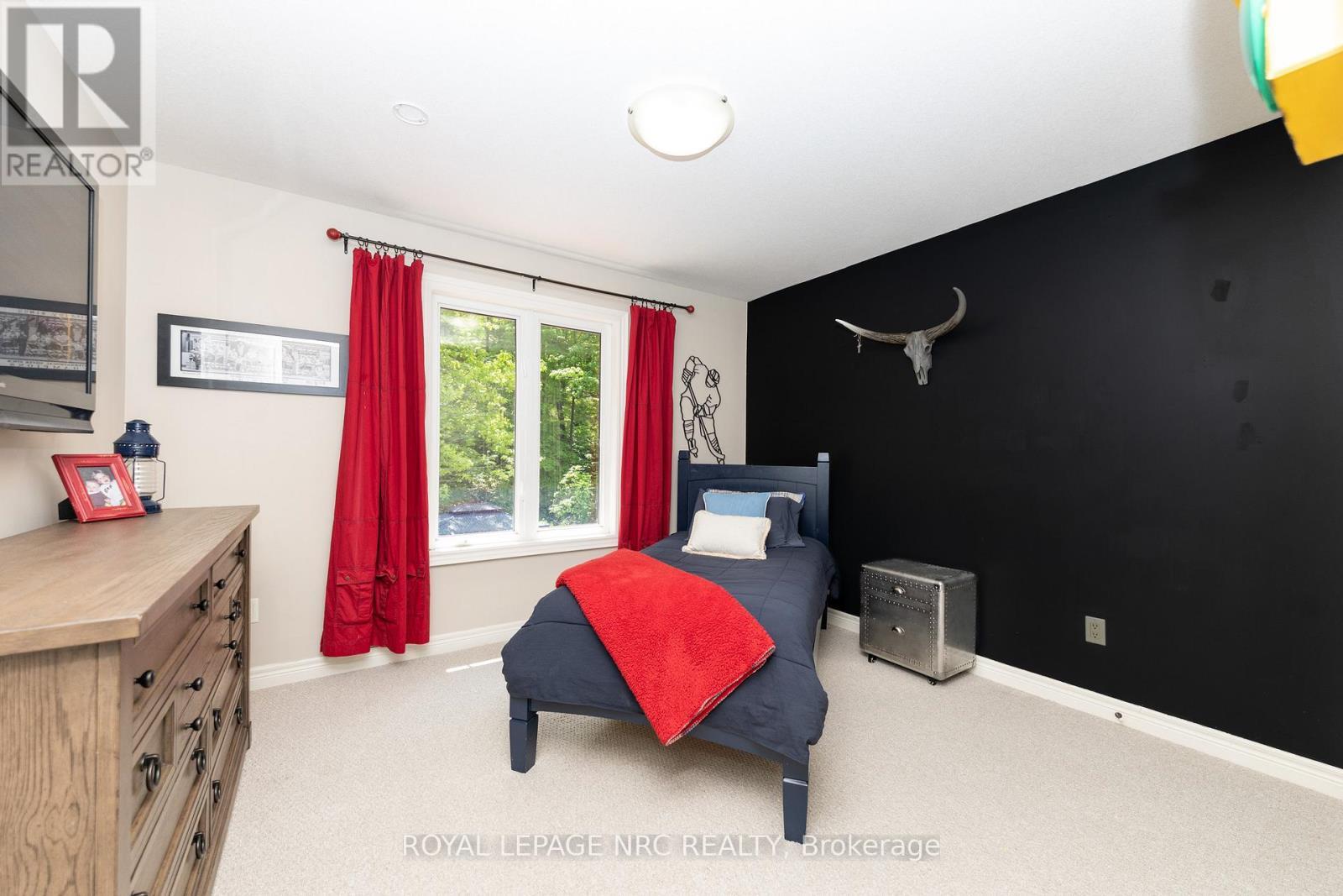 












27 BELL AVENUE

,
Grimsby (Grimsby East),




Ontario
L3M1B2

