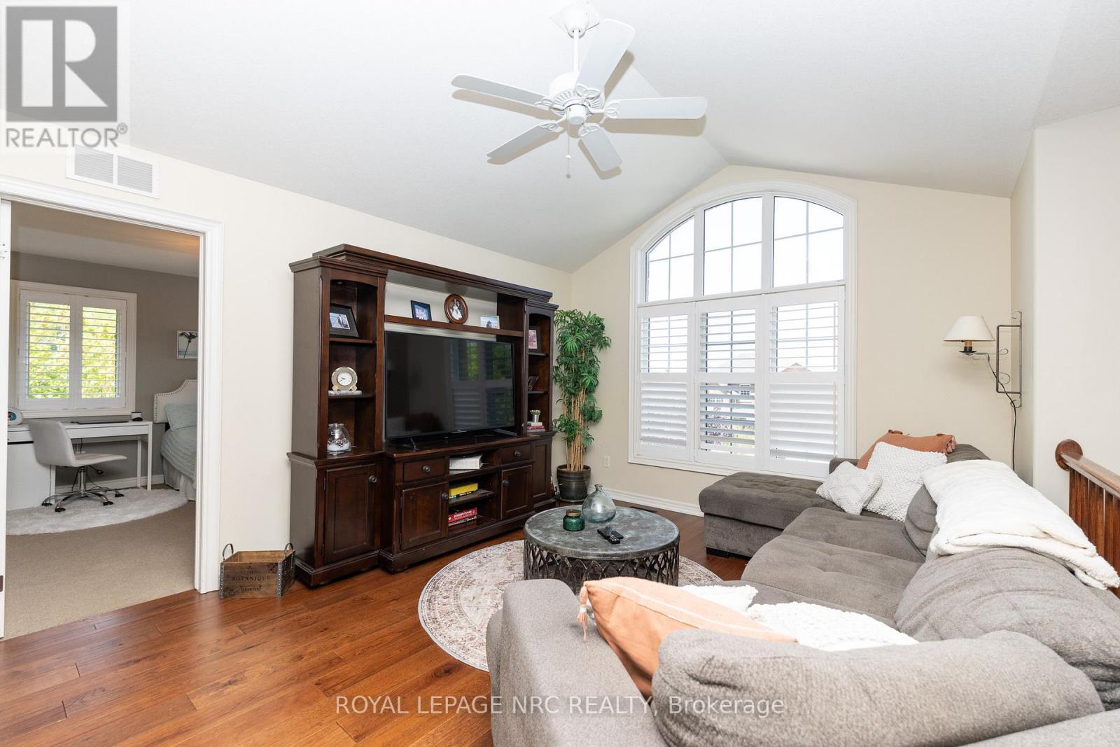 












27 BELL AVENUE

,
Grimsby (Grimsby East),




Ontario
L3M1B2

