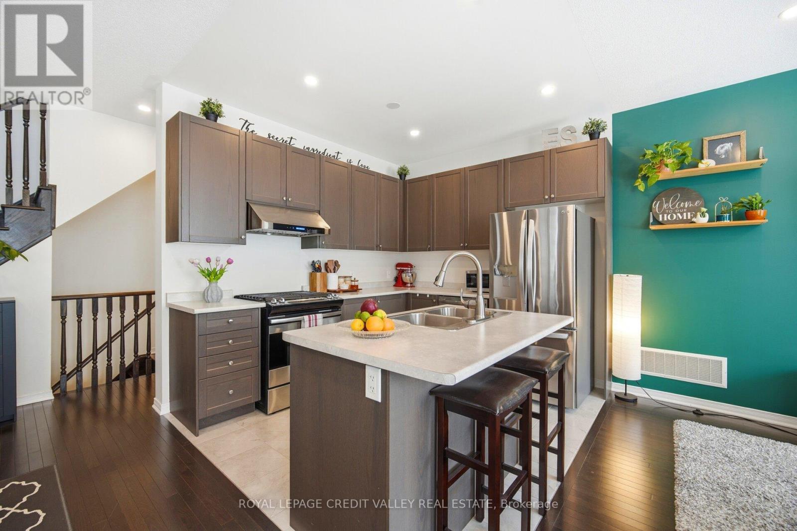 












12 FRANK LANE

,
Caledon,




Ontario
L7C4C9

