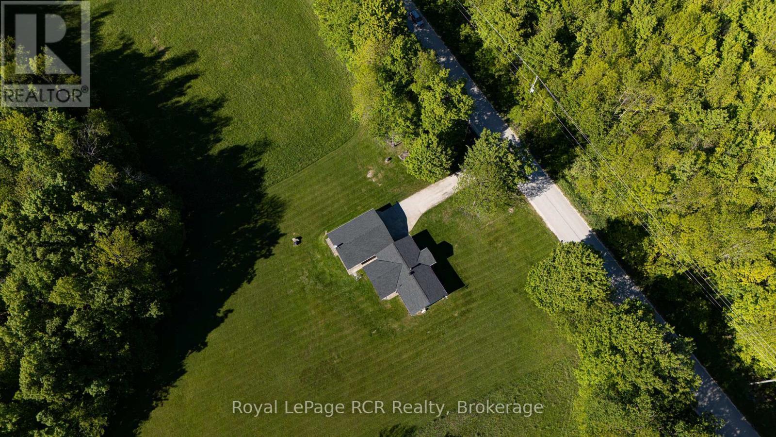 












310420 KEMBLE ROCK ROAD

,
Georgian Bluffs,




Ontario
N0H2T0

